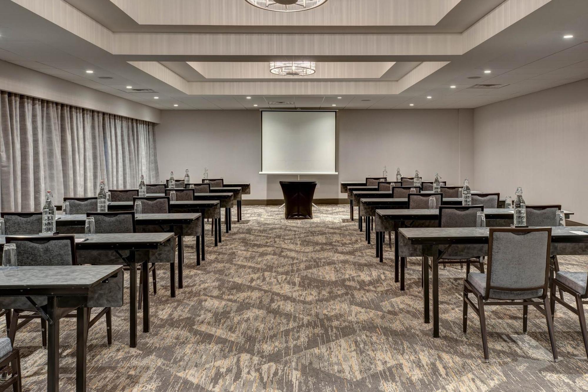 Sheraton Eatontown Hotel Eksteriør billede
